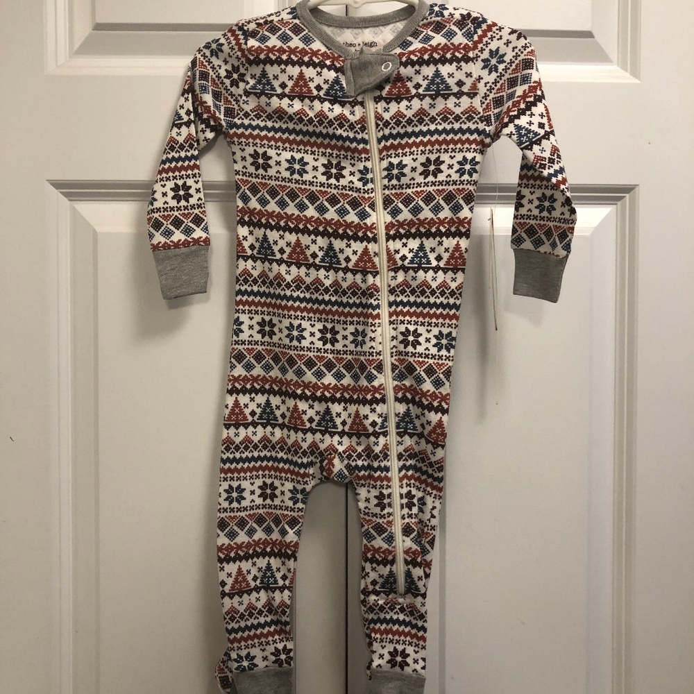 NWT Theo + Leigh sleeper 6-9mo, winter pattern